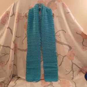 Chic Turquoise Knit Scarf